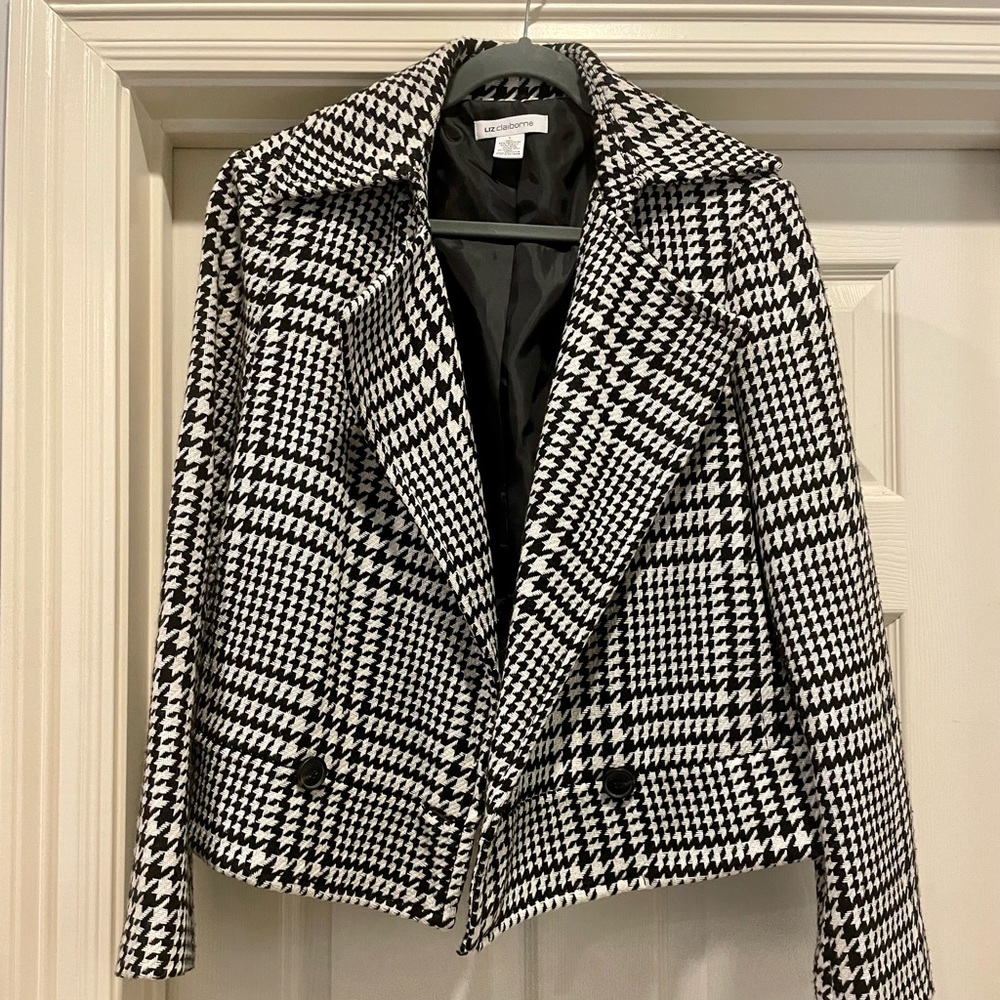 Liz Claiborne Houndstooth Blazer Size L. Fits size US 14. Like new worn once.